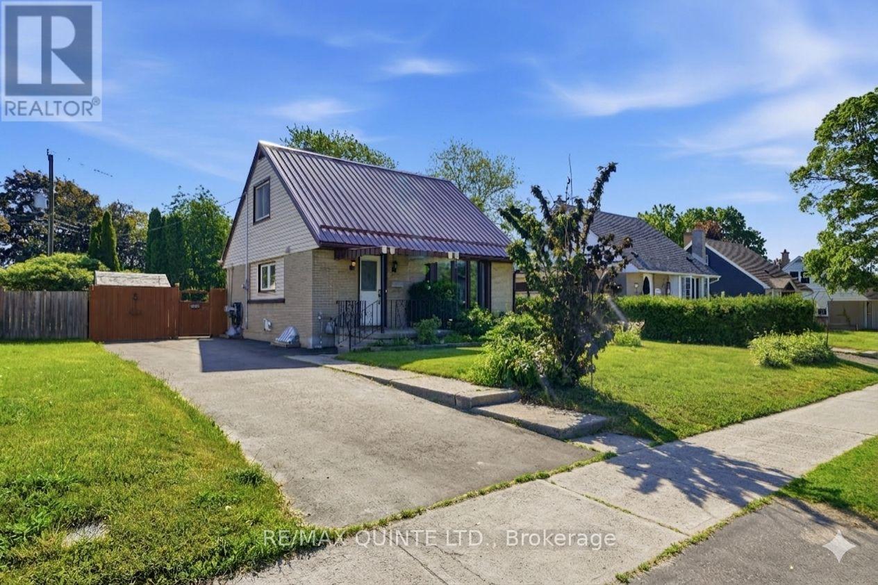 Photo 1 of 50 — 59 FOURTH AVENUE, Quinte West (Trenton Ward), ON K8V5N5