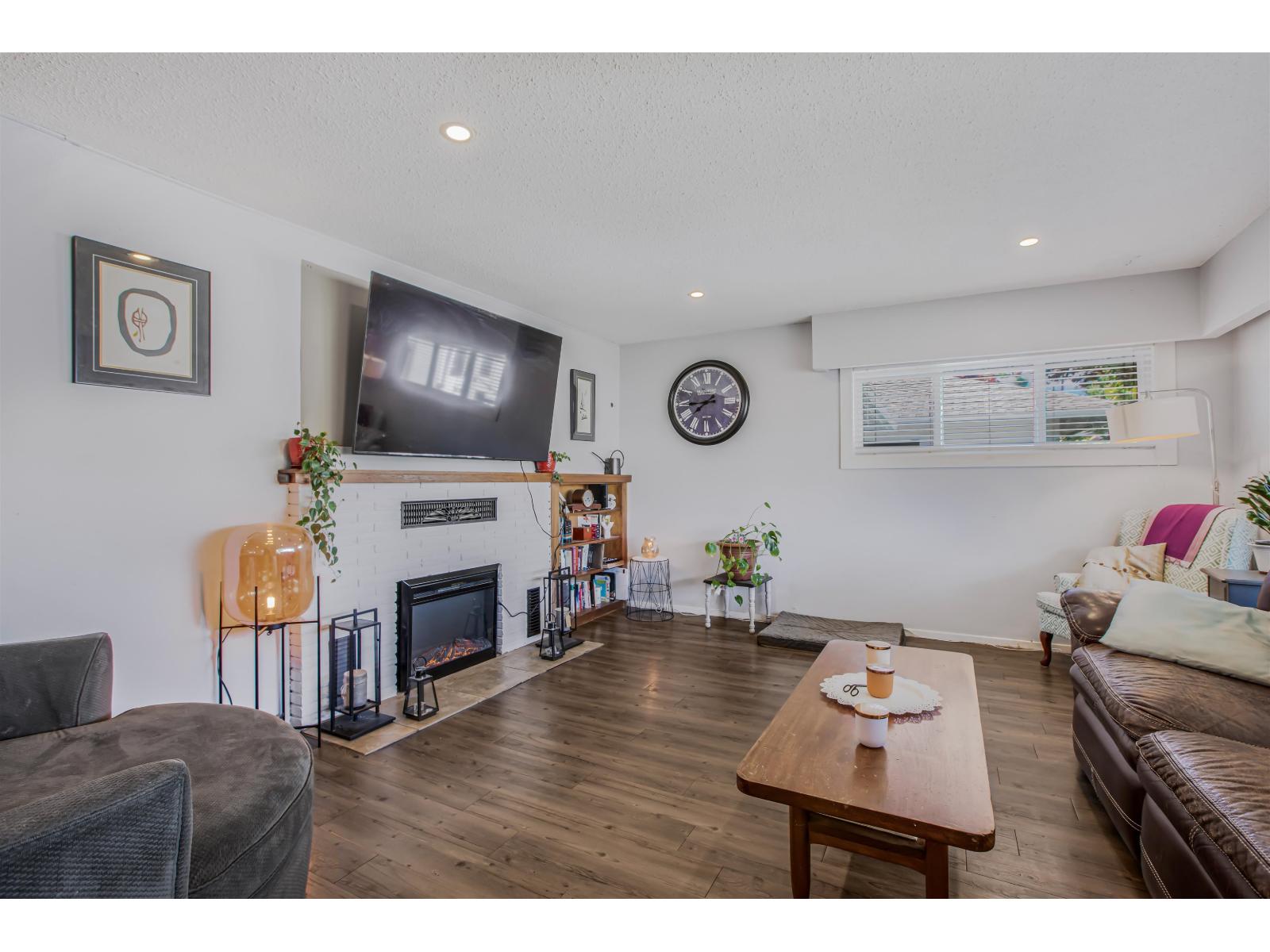 9856 INGLEWOOD CRESCENT|Chilliwack Proper East