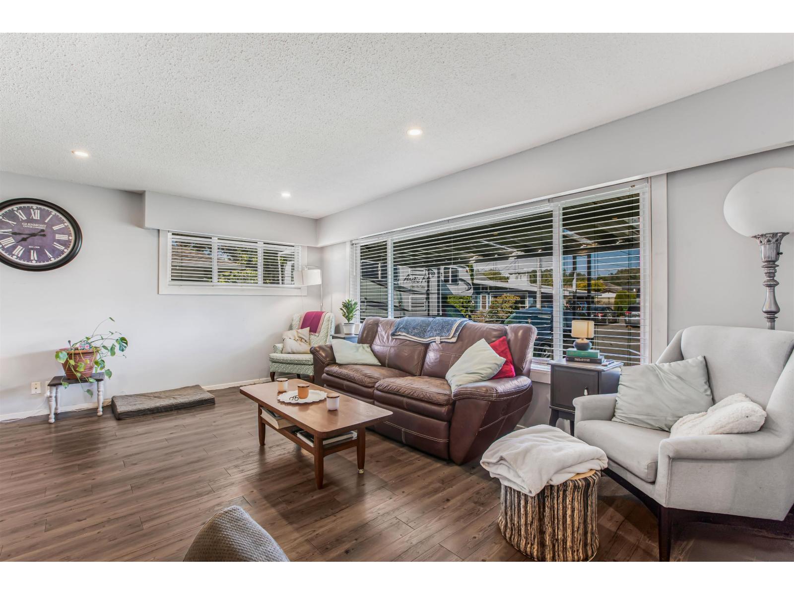 9856 INGLEWOOD CRESCENT|Chilliwack Proper East