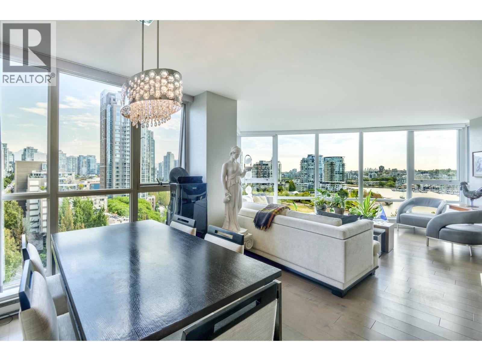 1207 1408 STRATHMORE MEWS