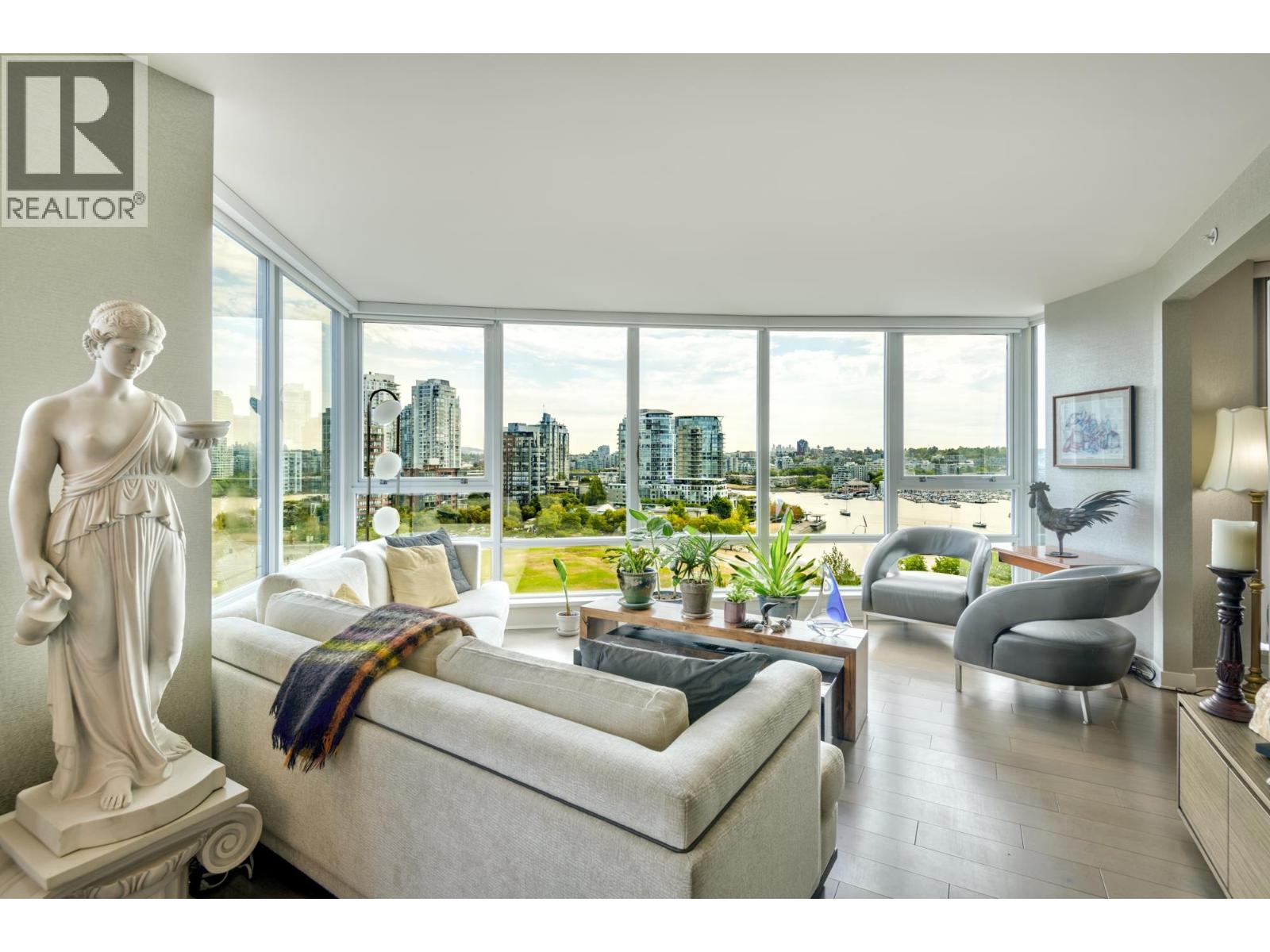1207 1408 STRATHMORE MEWS