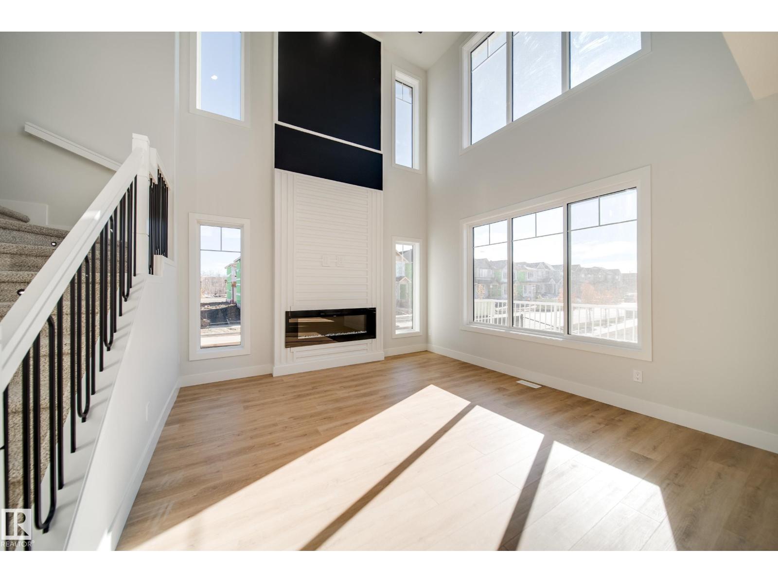 8511 183 AV NW NW