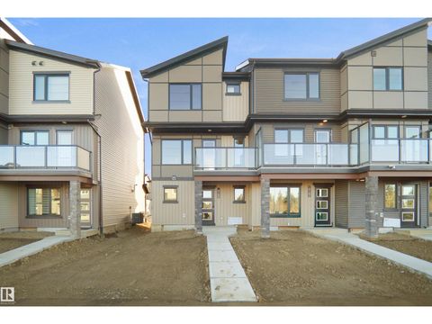 4195 Kinglet DR NW Edmonton AB T5S0N8