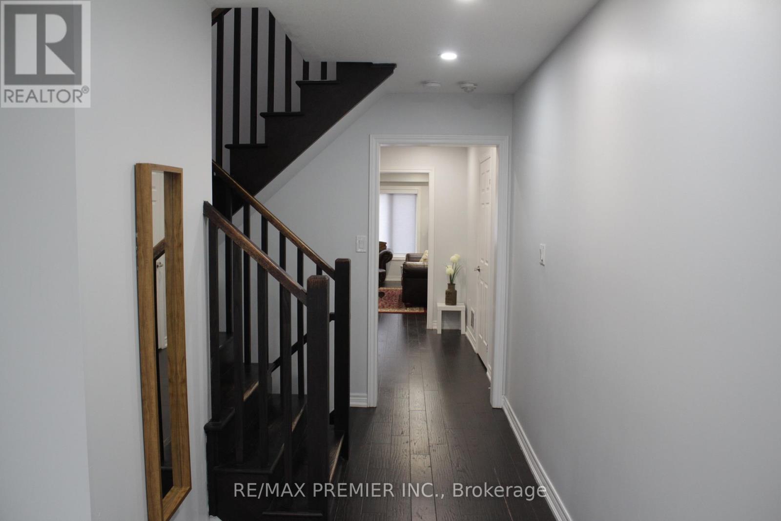 51 MULLHOLLAND AVENUE