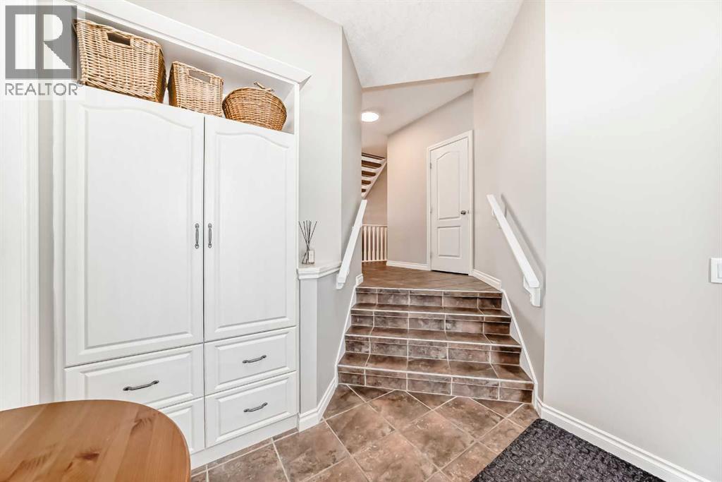 75 Cougar Ridge Heights SW