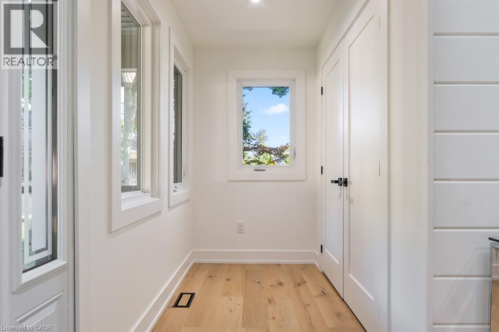 2282 FAIRLEIGH Place