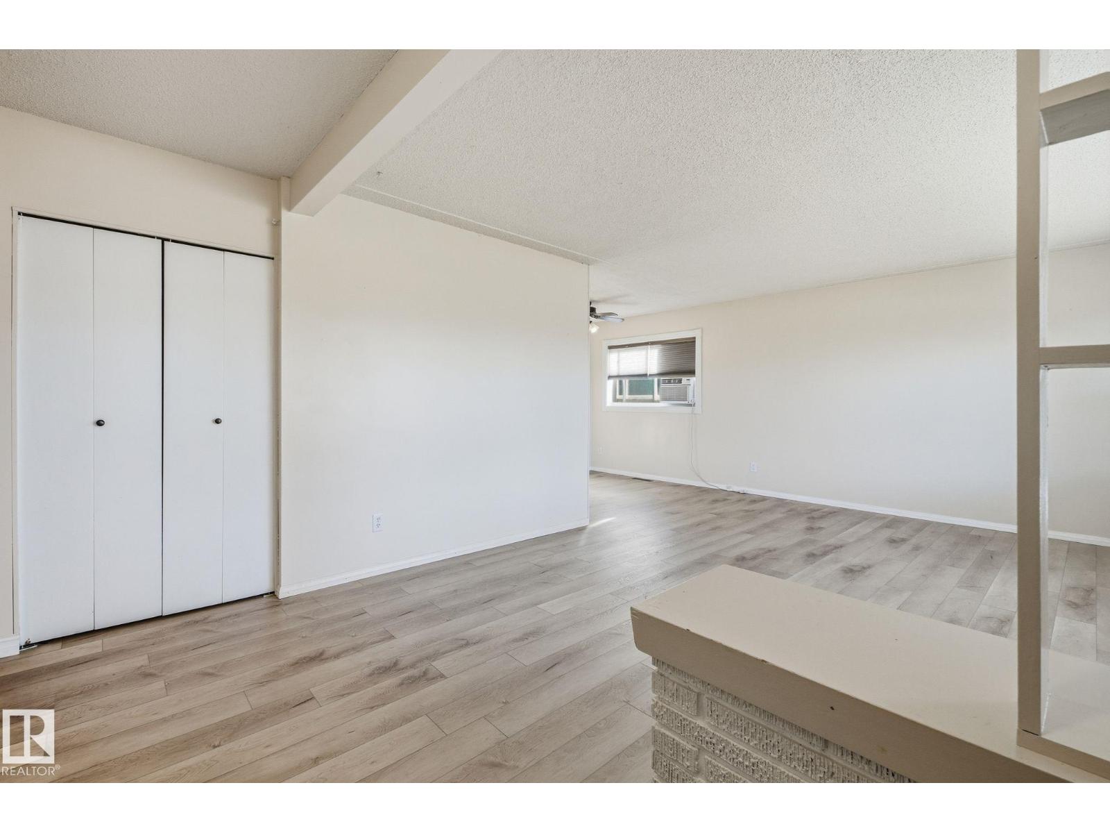 12107 53 ST NW