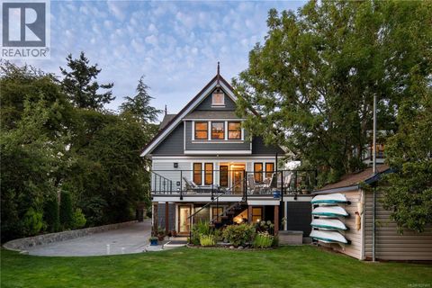 1215 Richardson St Victoria BC V8V3C9