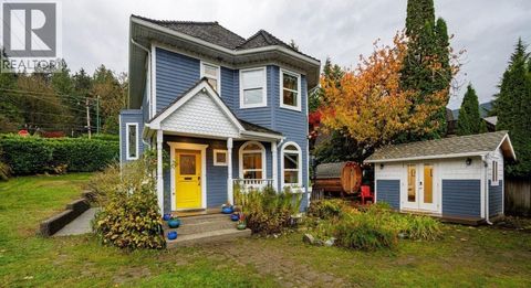 1806 DEEP COVE ROAD North Vancouver BC V7G1S6