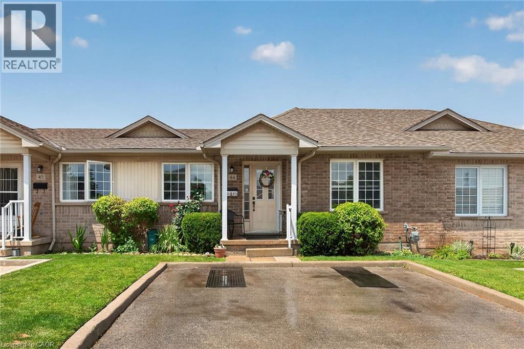 24 KENYON Crescent Unit# 44