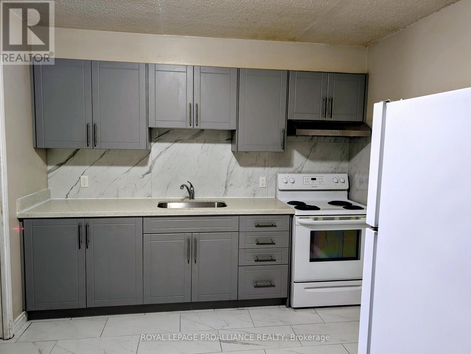 13 - 1837 LANSDOWNE STREET W