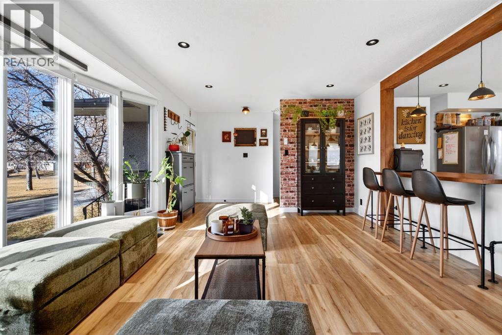 2155 Mackid Crescent NE