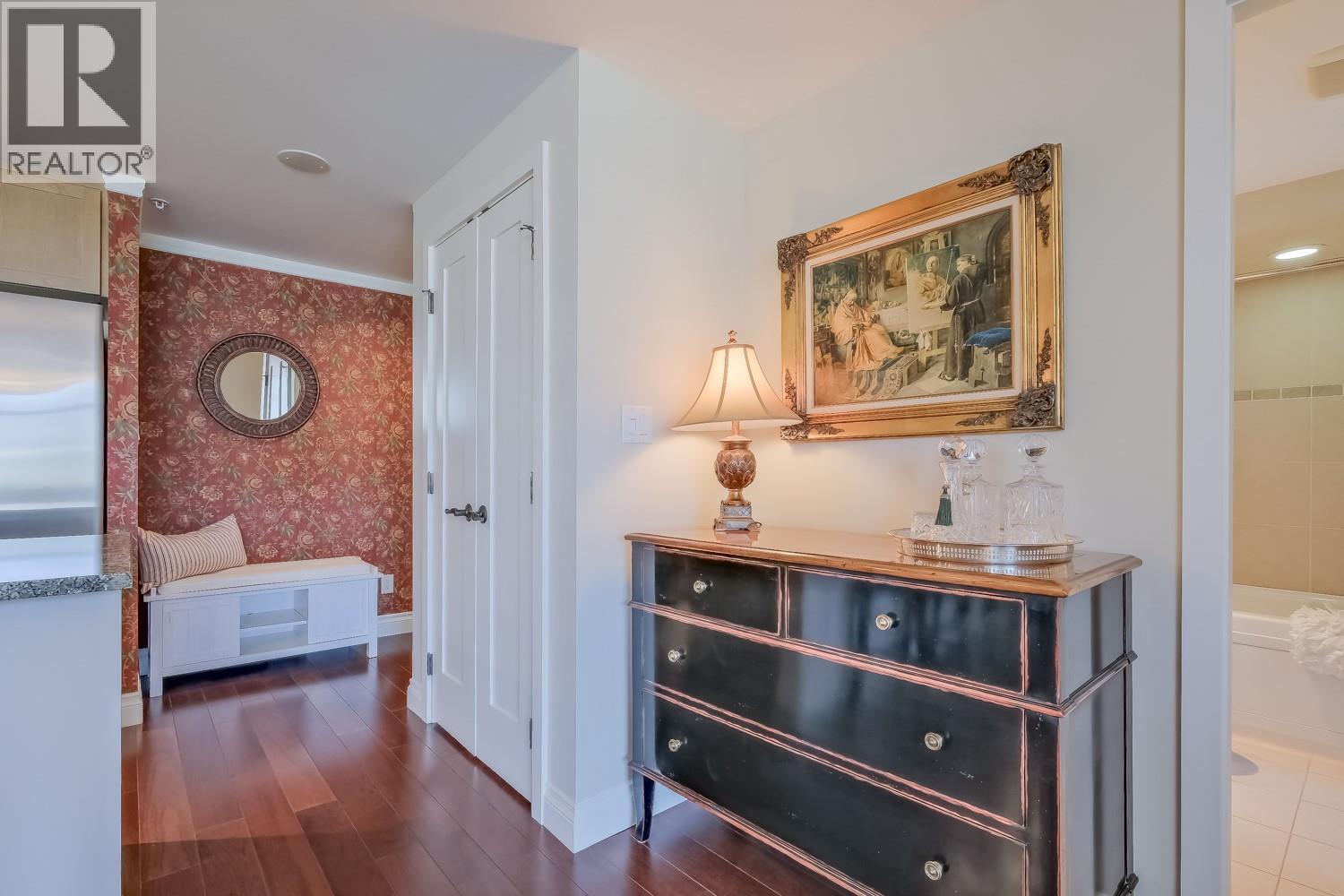 160 LAKESHORE Drive Unit# 1007