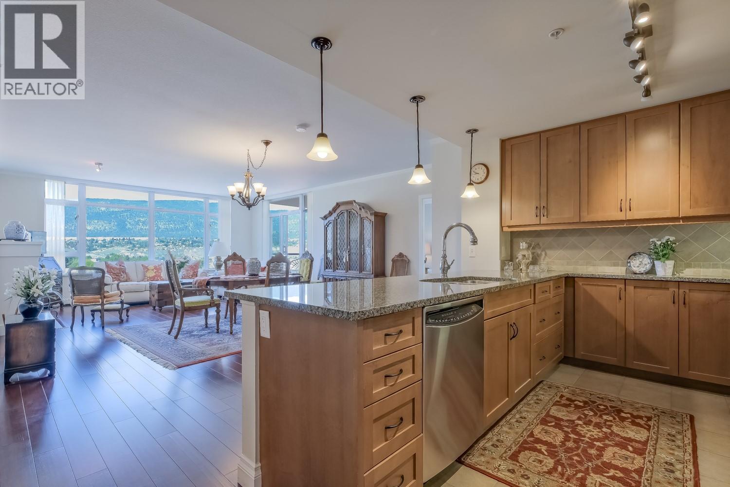 160 LAKESHORE Drive Unit# 1007