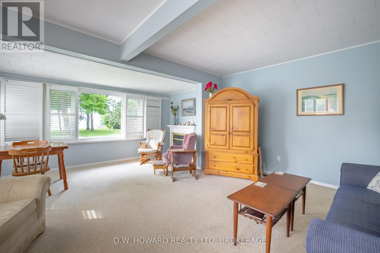 692 LAKESHORE ROAD