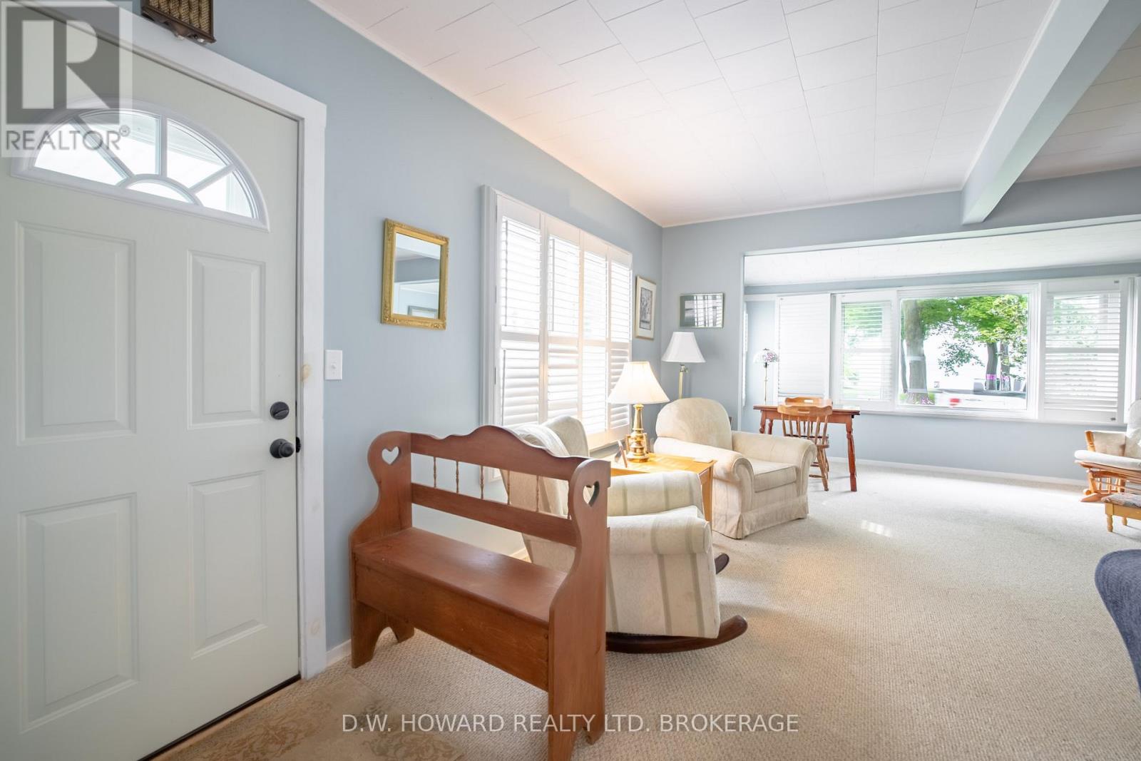 692 LAKESHORE ROAD