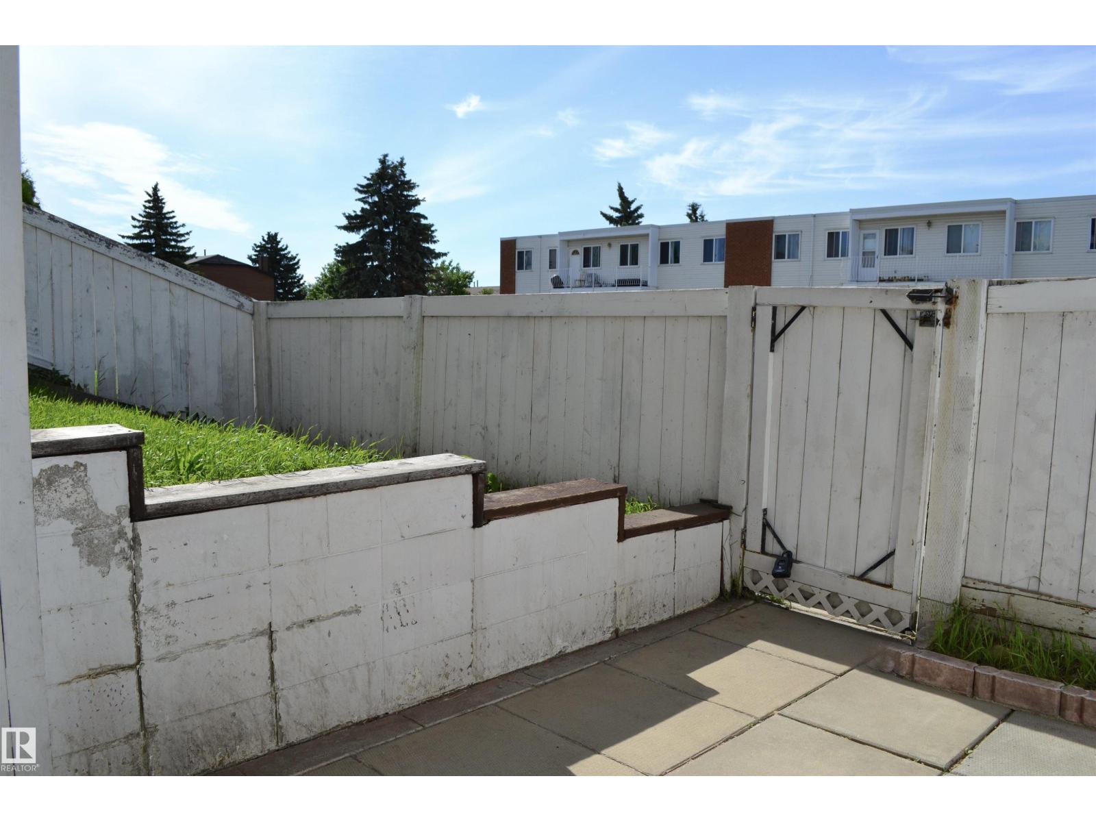 #109 14530 52 ST NW