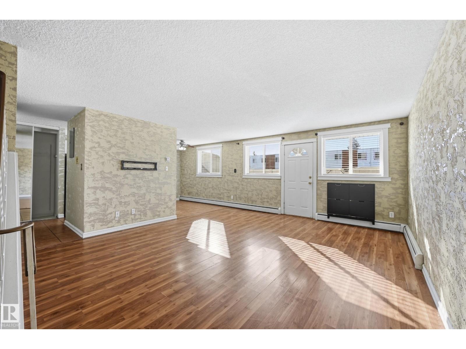 #109 14530 52 ST NW