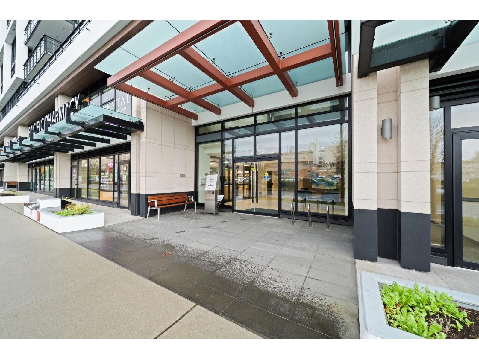 213 1522 FINLAY STREET