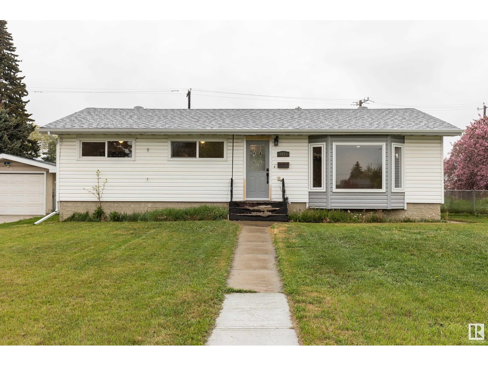 9104 130 AV NW