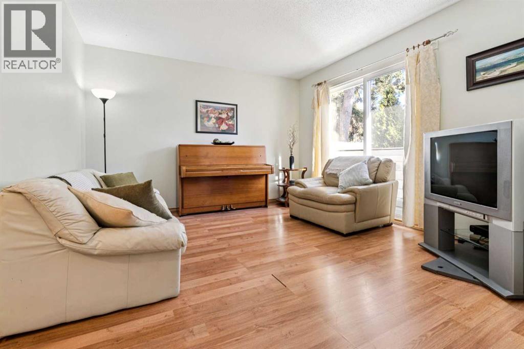 21, 251 90 Avenue SE