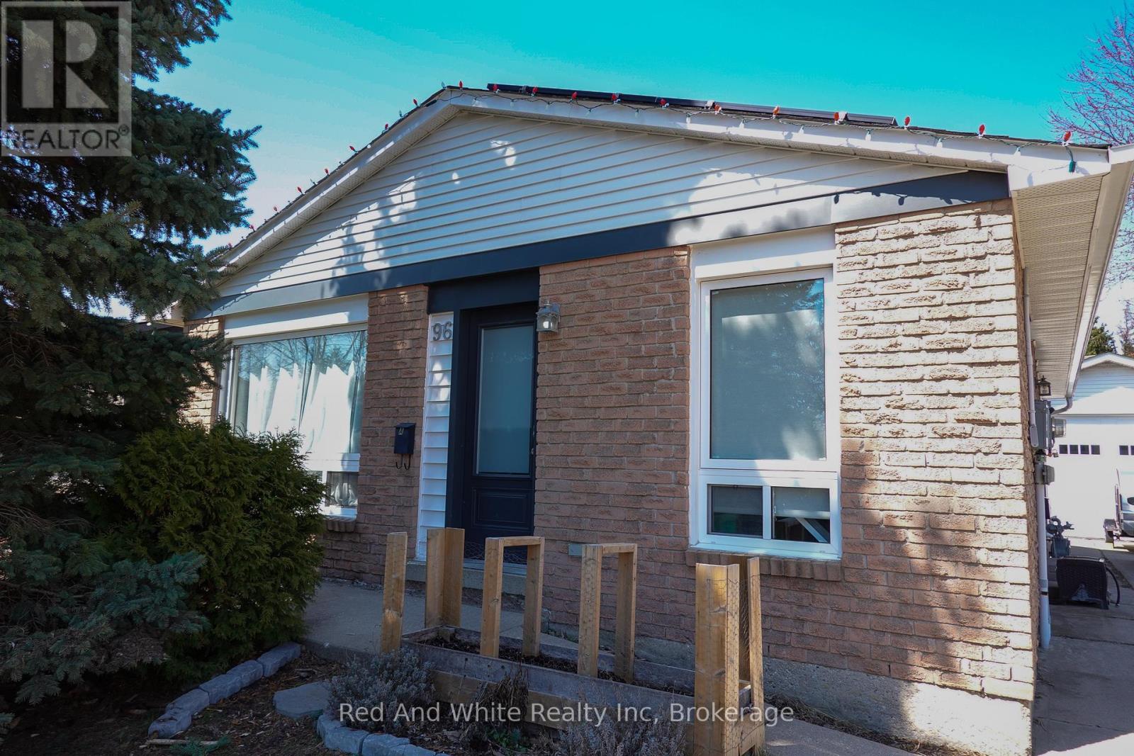 96 PATHFINDER CRESCENT