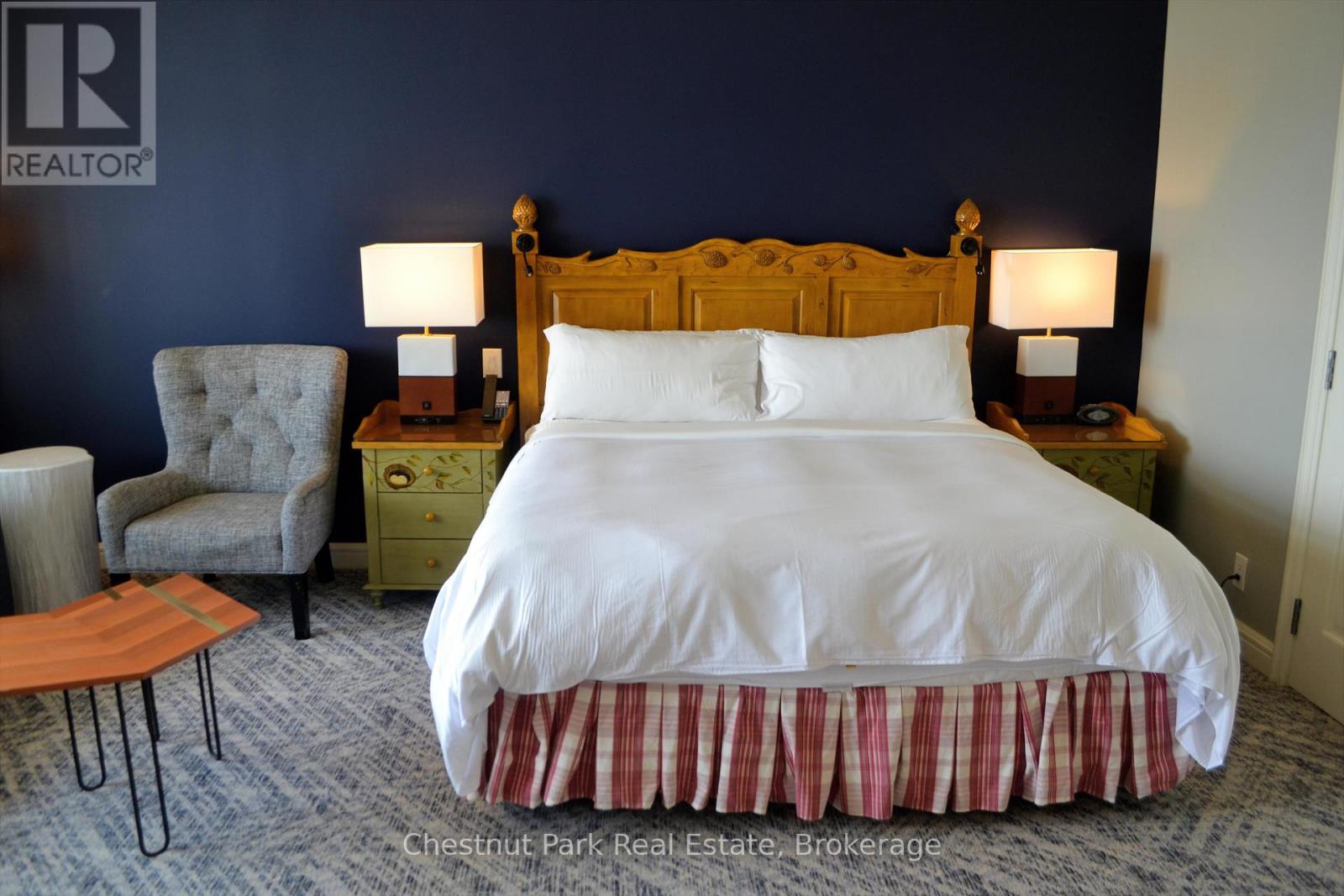 1245 - 1050 PAIGNTON HOUSE ROAD