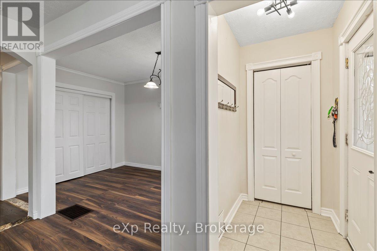 496 MAIN STREET E