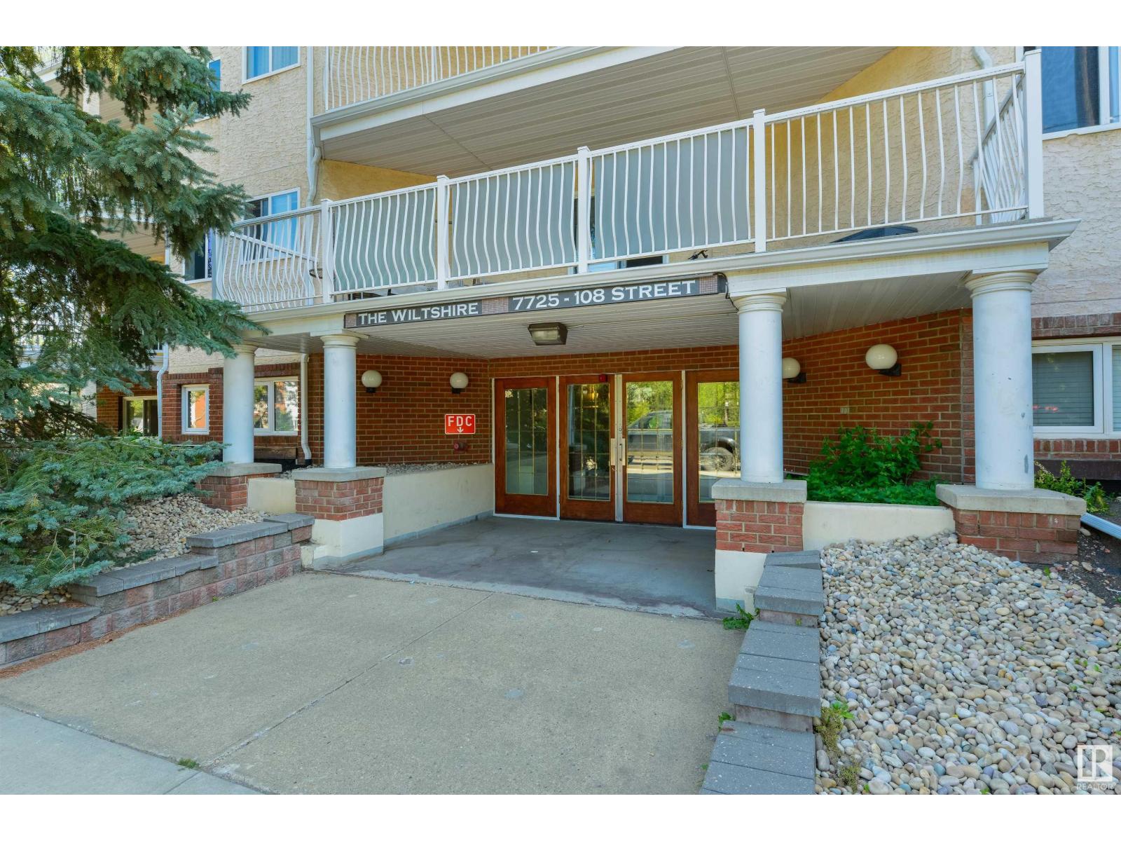 #305 7725 108 ST NW