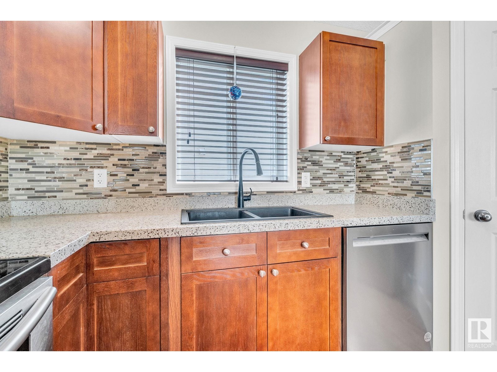 21223 92 AV NW