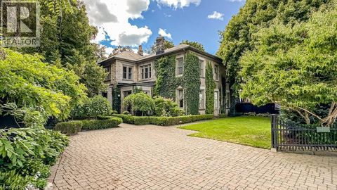 77 CLAREMONT Drive Hamilton ON L9C3N4