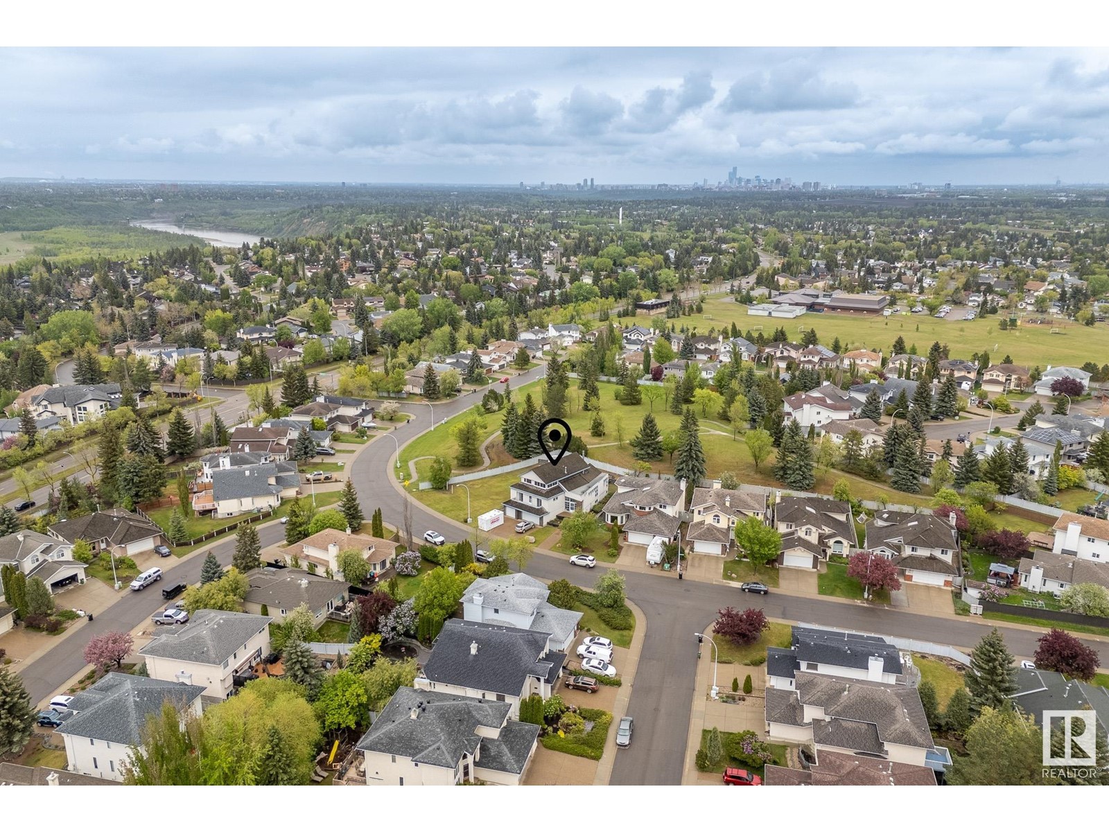 333 REEVES WY NW