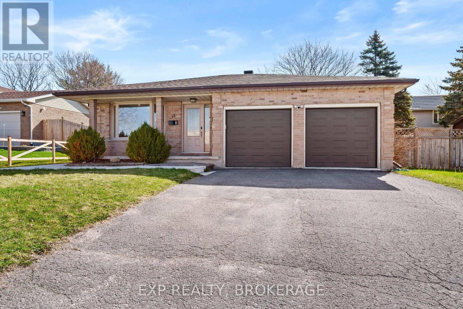 15 WINDFIELD CRESCENT
