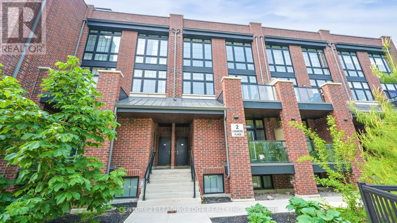 304 - 2 LINSMORE PLACE