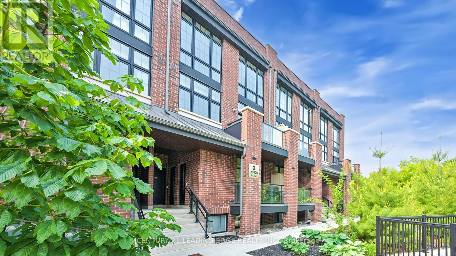 304 - 2 LINSMORE PLACE