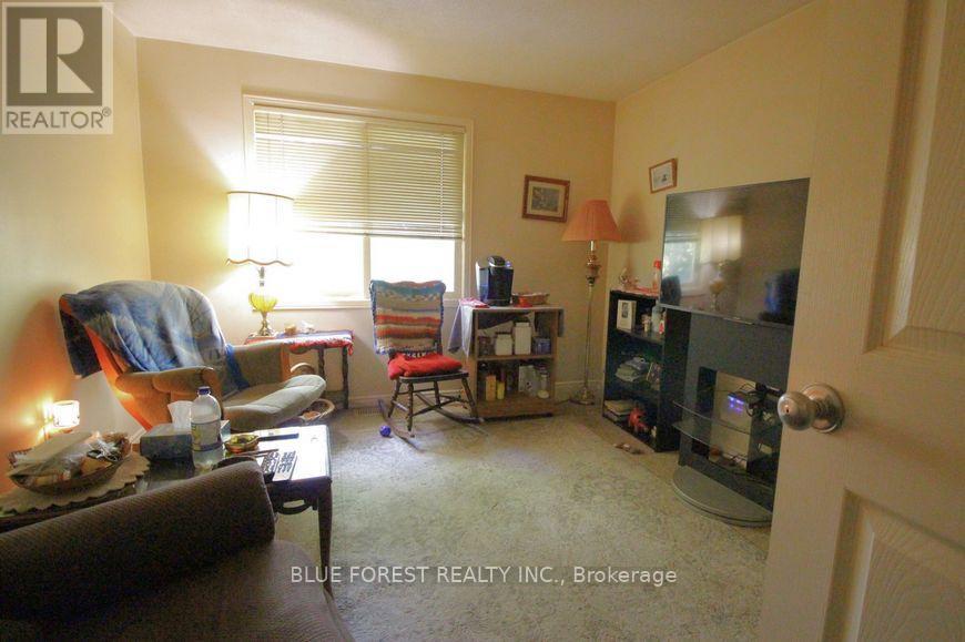 2039 ALDERSBROOK ROAD