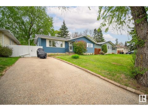 3 MENLO CR Sherwood Park AB T8A0R8