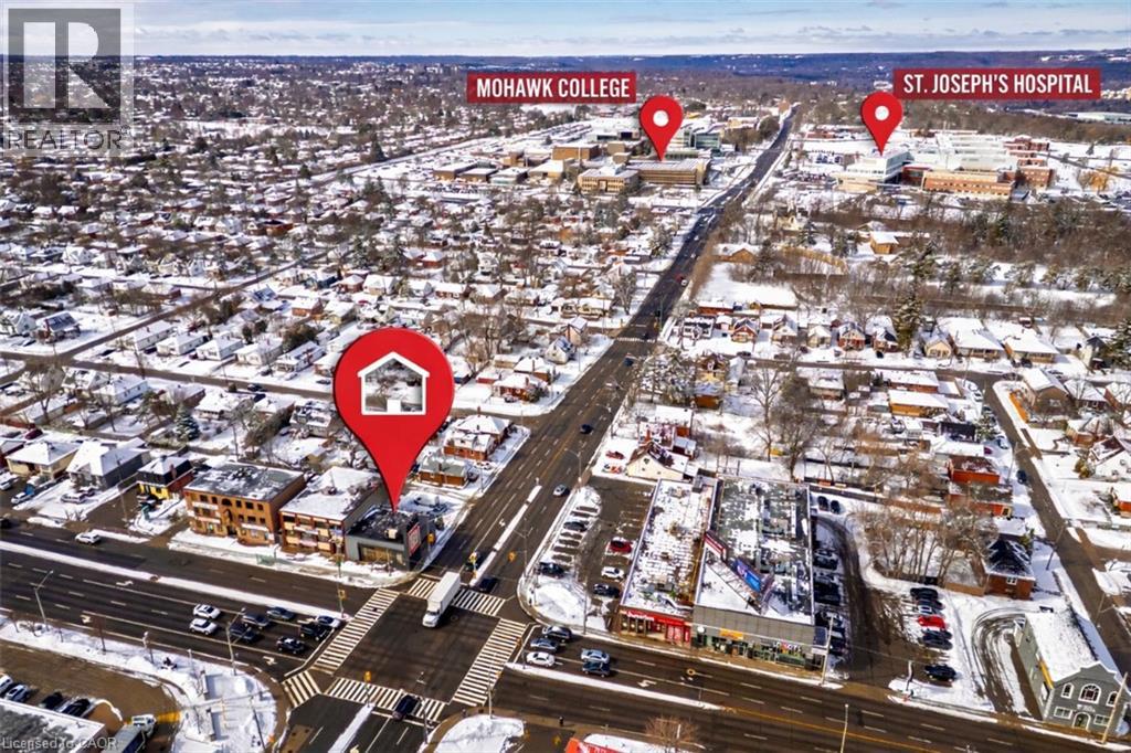 634 UPPER JAMES Street