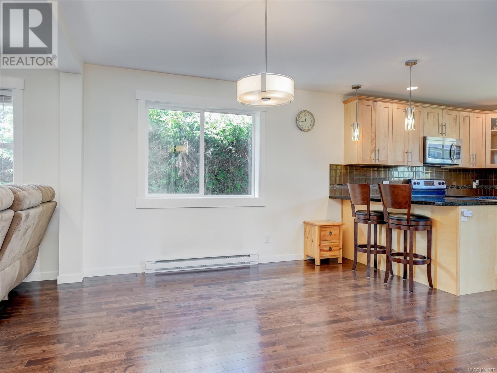 1026 Tillicum Rd