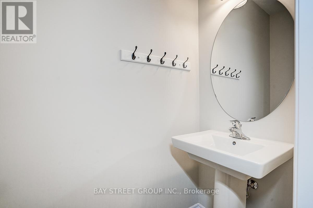 19 MORRISON CRESCENT