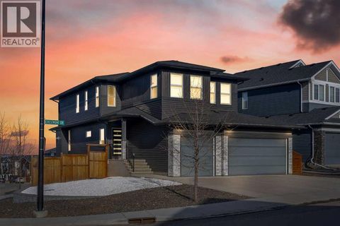 325 Crestmont Drive SW Calgary AB T3B6G9