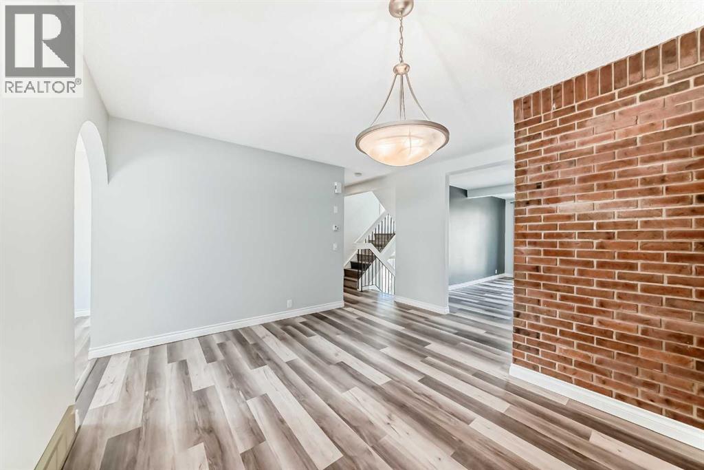 391 Point Mckay Gardens NW
