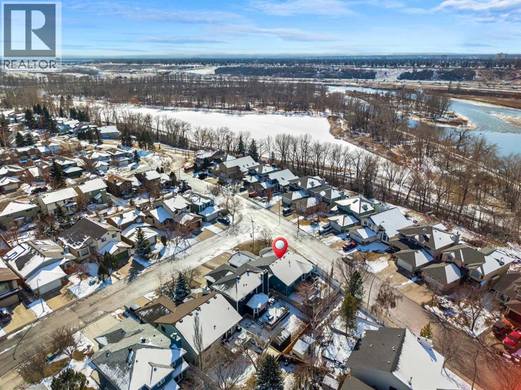 276 Riverside Mews SE