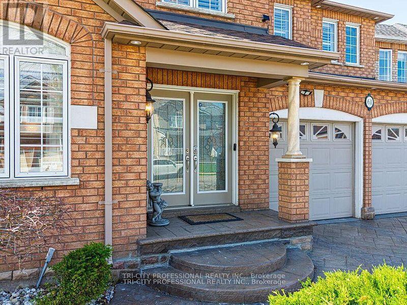 61 WOODVALLEY DRIVE