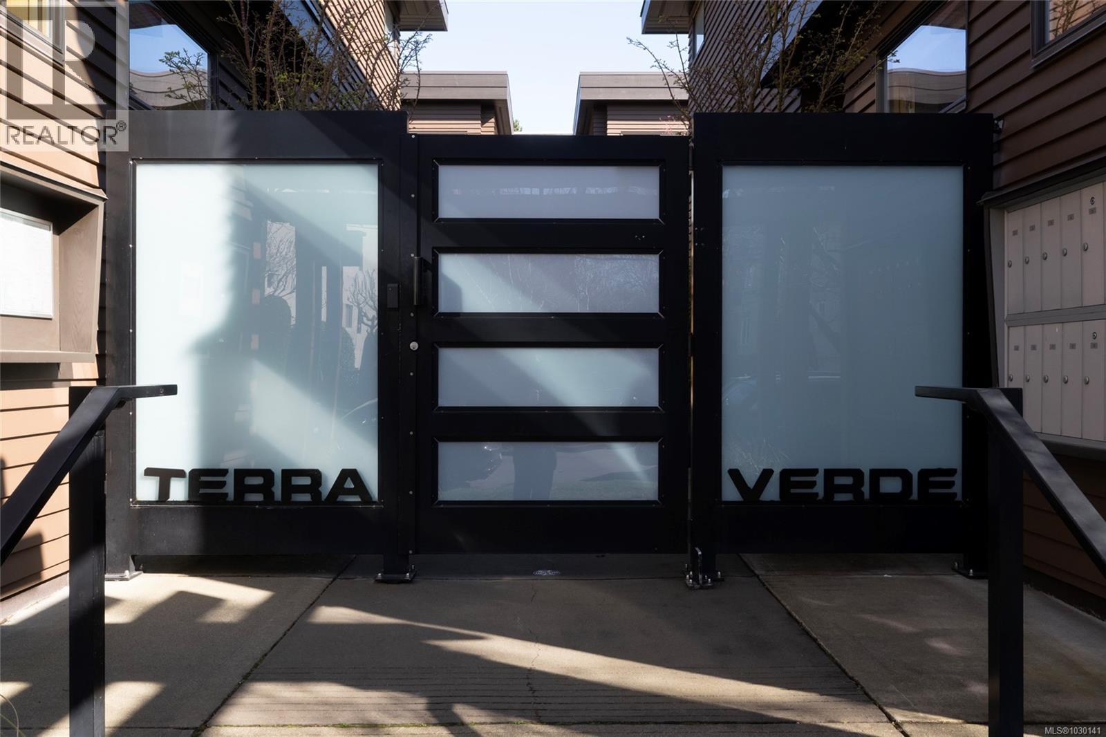 10 1020 Richardson St