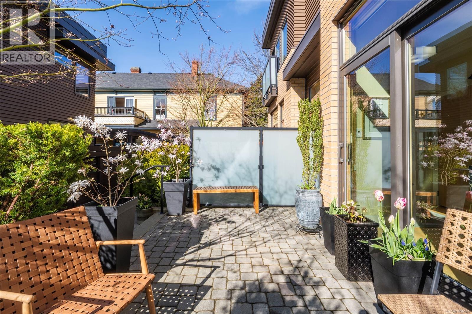 10 1020 Richardson St