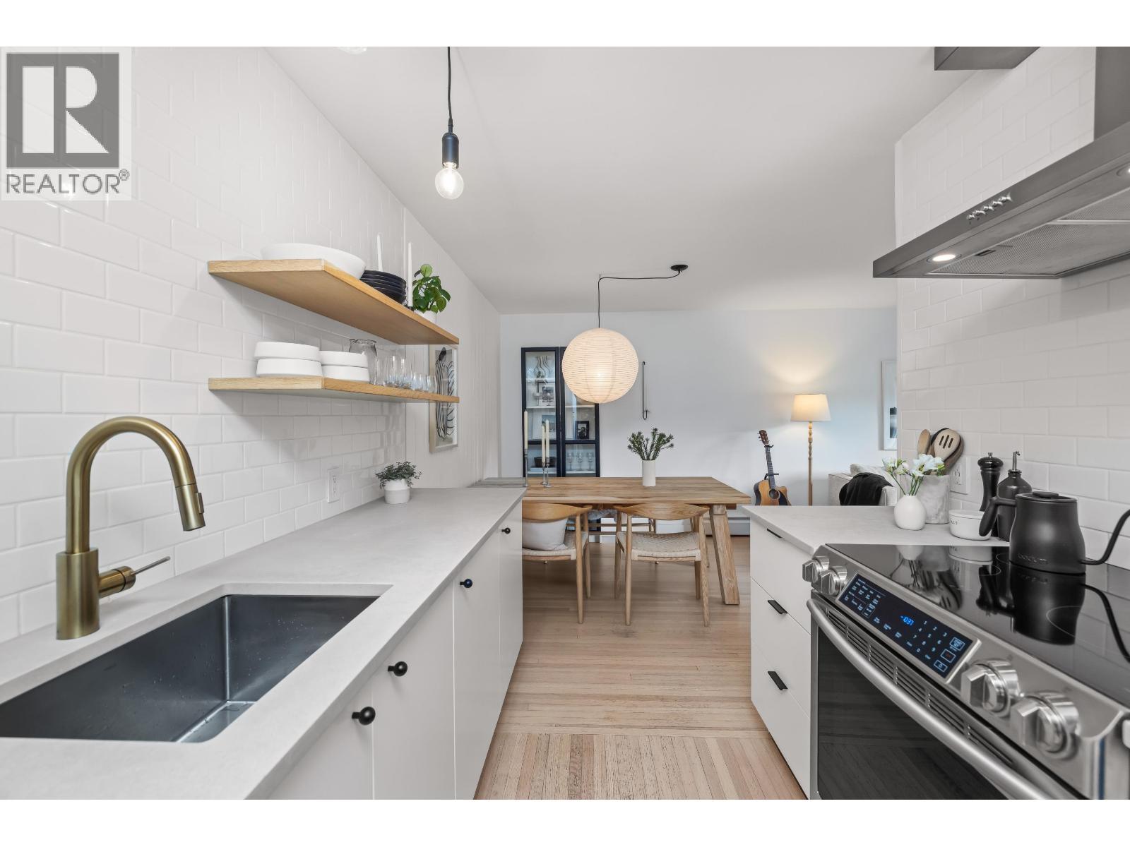 207 1424 WALNUT STREET