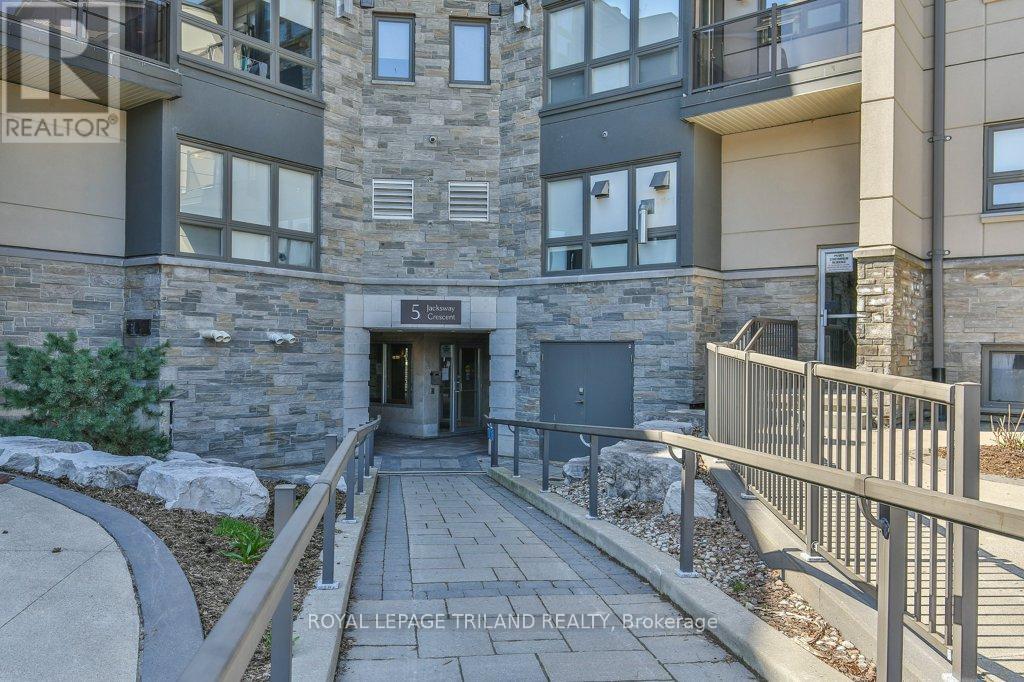 104 - 5 JACKSWAY CRESCENT