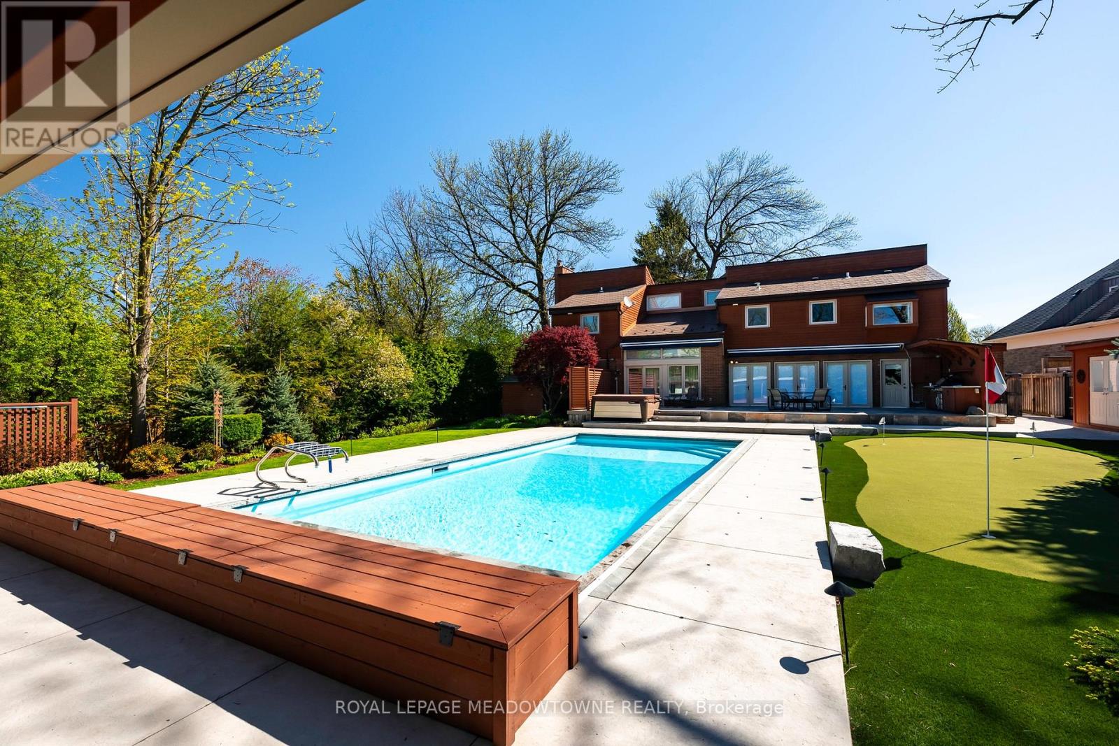 28 PINE TREE CRESCENT