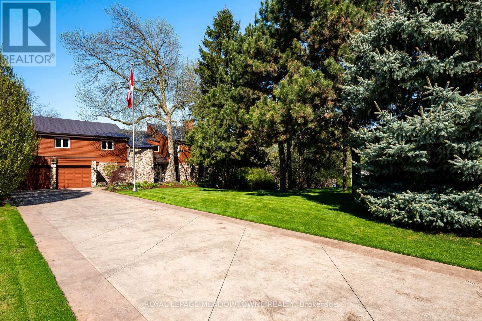 28 PINE TREE CRESCENT